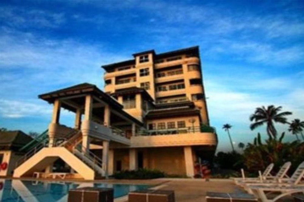 Khanom Golden Beach Hotel image 1